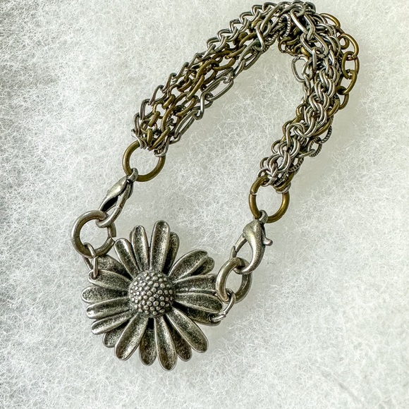 Handmade Vintage flower bracelet - Picture 1 of 4